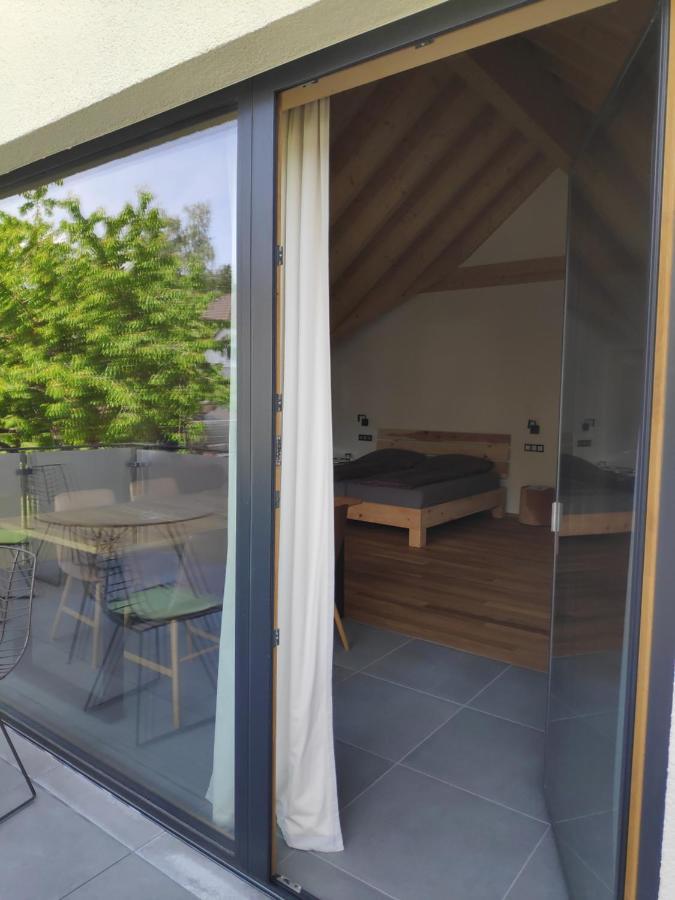 Ferienwohnungen Und Zimmer In Reutlingen-Goenningen Eksteriør bilde
