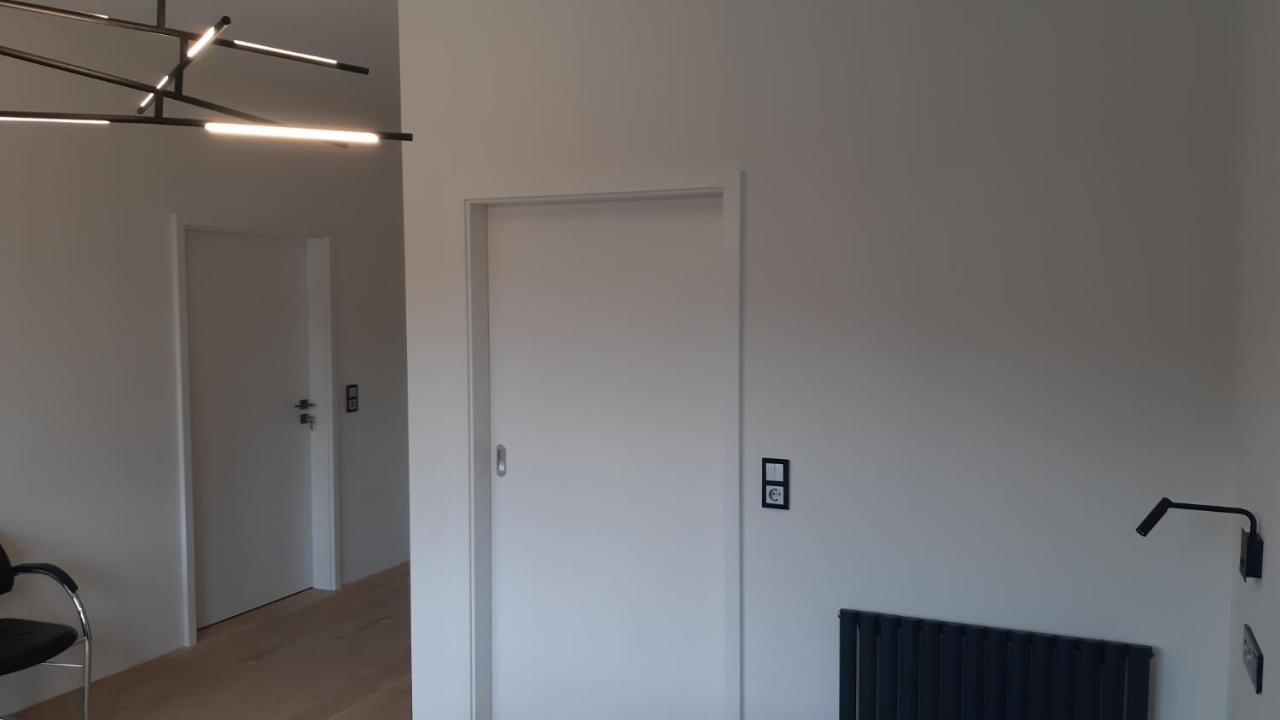 Ferienwohnungen Und Zimmer In Reutlingen-Goenningen Eksteriør bilde